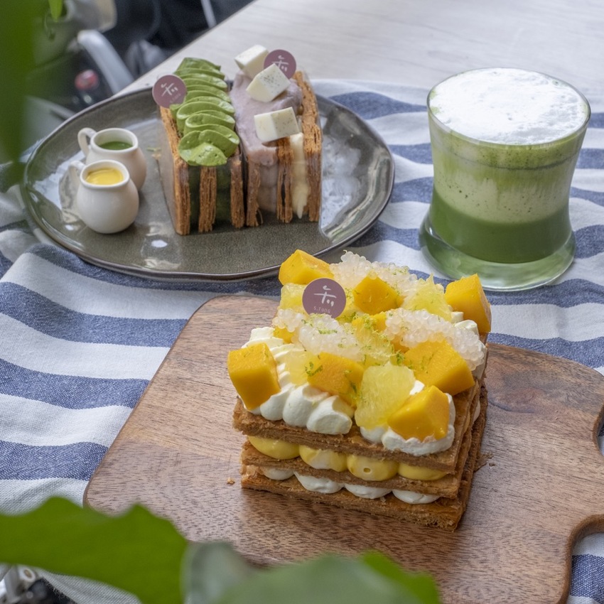 台北美食 午冬甜點｜美得像藝術品！北車補習街人氣千層酥，限定口味「楊枝甘露千層酥」根本欠吃！ · 算命的說我很愛吃