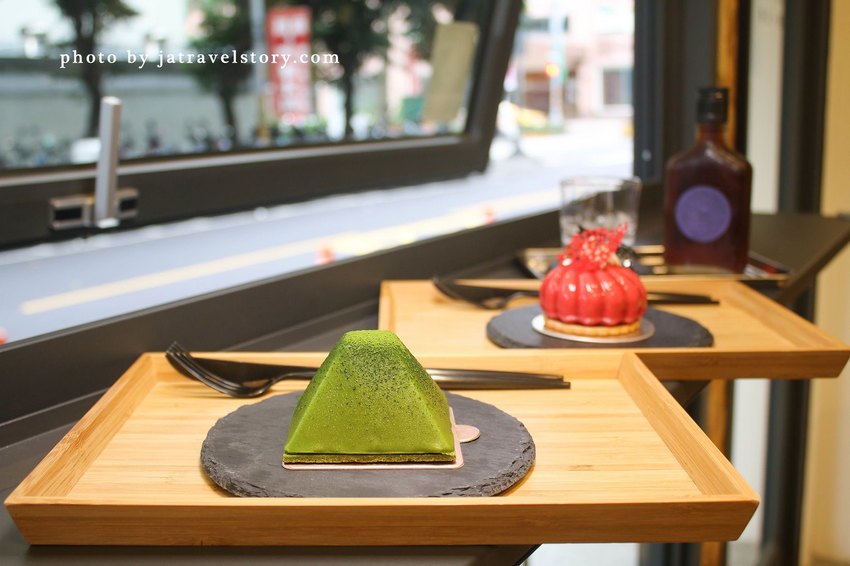 Free Form 自由式手作甜點 抹茶控必吃濃郁抹茶甜點! 寵物友善甜點餐廳推薦【捷運江子翠】板橋甜點/板橋美食 @J&A的旅行