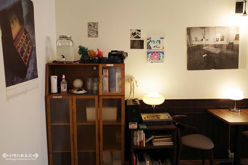 【中和咖啡廳推薦】『ZZZ Coffee Shops』近環狀線中和站/新開幕/圍繞復古相機、黑膠唱片的質感咖啡廳/照相