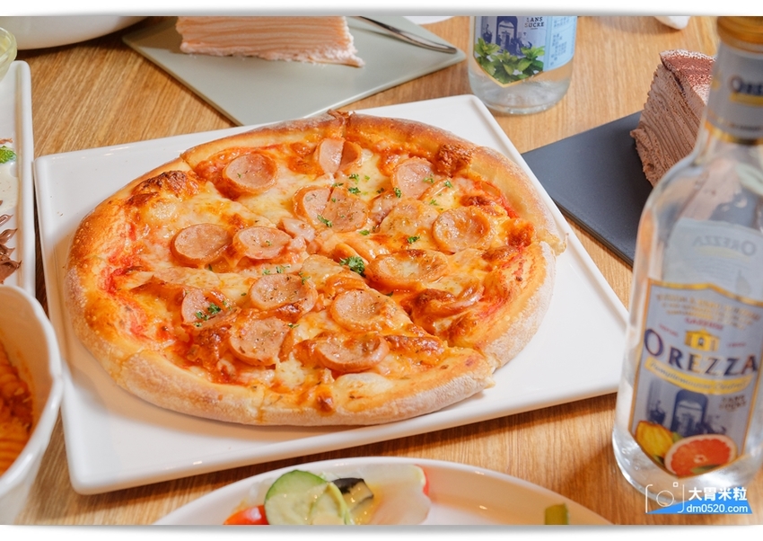 大胃米粒(台北西門町咖啡廳推薦)POLAR CAFE 西門旗艦店,北極熊主題咖啡廳,寶拉熊泡牛奶浴~灑上玫瑰花瓣可愛又浪漫！全天候提供早午餐/甜點,捷運西門站美食, - 大胃米粒 DAVID &