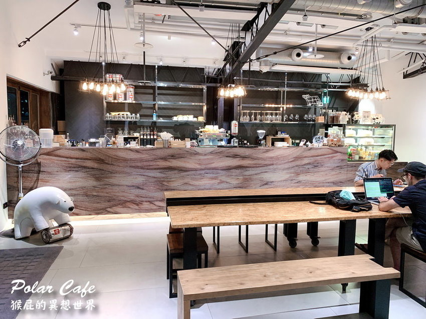 POLAR CAFE,北極熊主題餐廳,北極熊咖啡,北極熊拿鐵,台北,台北IG打卡餐廳,台北咖啡廳,台北咖啡館,台北美食,西門町下午茶,西門町北極熊咖啡廳,西門町北極熊餐廳,西門町咖啡廳,西門町咖啡館,西門町美食,西門町餐廳 @猴屁的異想世界