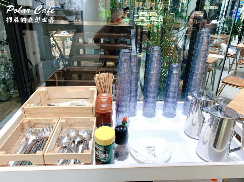 POLAR CAFE,北極熊主題餐廳,北極熊咖啡,北極熊拿鐵,台北,台北IG打卡餐廳,台北咖啡廳,台北咖啡館,台北美食,西門町下午茶,西門町北極熊咖啡廳,西門町北極熊餐廳,西門町咖啡廳,西門町咖啡館,西門町美食,西門町餐廳 @猴屁的異想世界