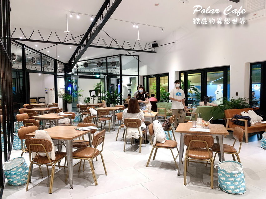 POLAR CAFE,北極熊主題餐廳,北極熊咖啡,北極熊拿鐵,台北,台北IG打卡餐廳,台北咖啡廳,台北咖啡館,台北美食,西門町下午茶,西門町北極熊咖啡廳,西門町北極熊餐廳,西門町咖啡廳,西門町咖啡館,西門町美食,西門町餐廳 @猴屁的異想世界