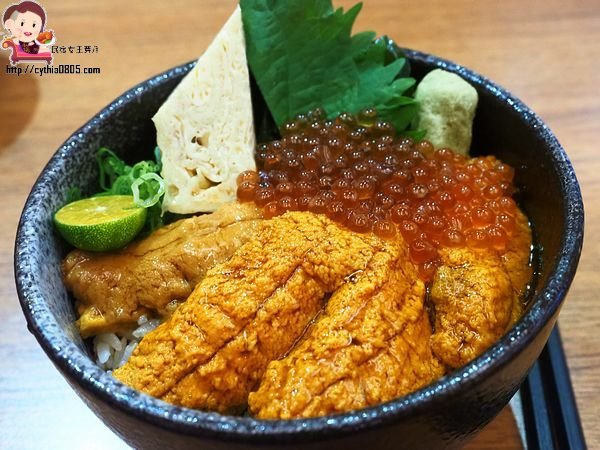 桃園中壢美食-坐著做。海鮮丼飯專門店-不知不覺就被推坑的丼飯,海膽我來了!!!! @民宿女王芽月-美食.旅遊.全台趴趴走