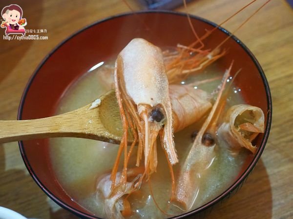 桃園中壢美食-坐著做。海鮮丼飯專門店-不知不覺就被推坑的丼飯,海膽我來了!!!! @民宿女王芽月-美食.旅遊.全台趴趴走