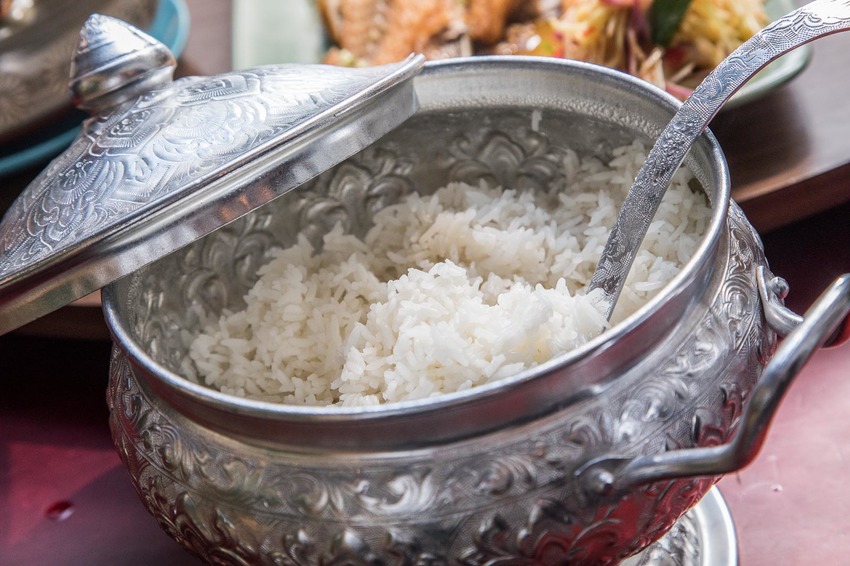 [桃園中壢]中壢泰式料理推薦，泰潮啦！食尚創意新泰菜！象迦泰式廚房 - 大手牽小手。玩樂趣