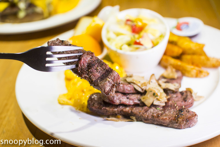 【台北美食】東區美式餐廳|東區早午餐|Stan & Cat 史丹貓美式餐廳~天阿好大的漢堡,客製化創意漢堡、全天候供應早午餐