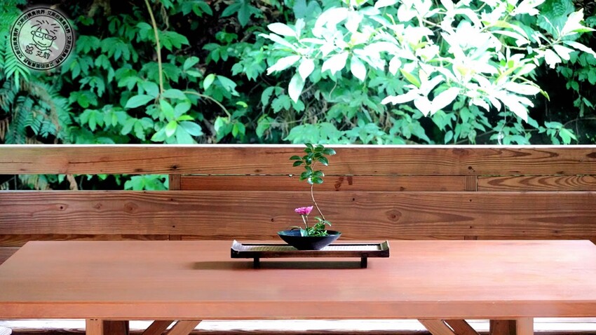 台北市士林區【 陽明山私廚 】探訪陽明山秘境美味私廚,除了美味餐點另外還可以在全台灣檜木湯屋內泡湯放鬆身心.絹絲谷