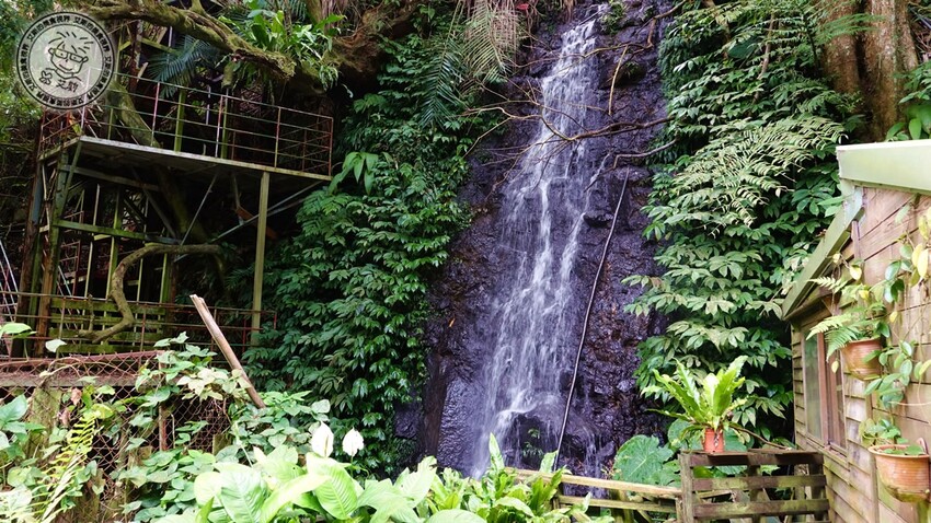 台北市士林區【 陽明山私廚 】探訪陽明山秘境美味私廚,除了美味餐點另外還可以在全台灣檜木湯屋內泡湯放鬆身心.絹絲谷