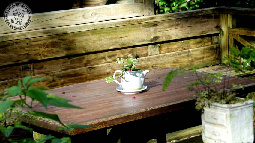 台北市士林區【 陽明山私廚 】探訪陽明山秘境美味私廚,除了美味餐點另外還可以在全台灣檜木湯屋內泡湯放鬆身心.絹絲谷