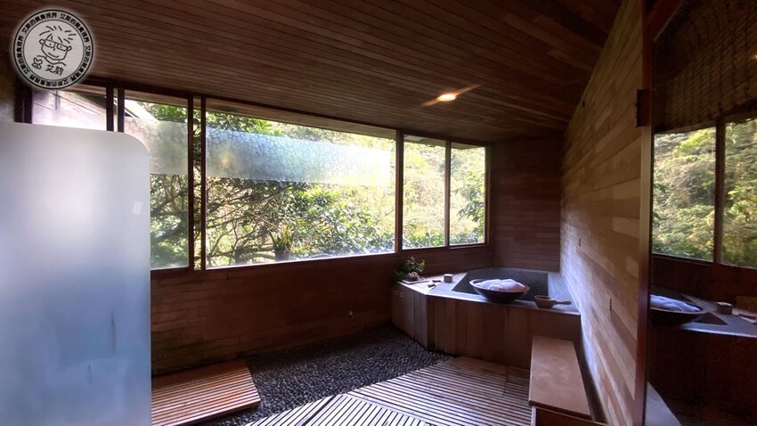 台北市士林區【 陽明山私廚 】探訪陽明山秘境美味私廚,除了美味餐點另外還可以在全台灣檜木湯屋內泡湯放鬆身心.絹絲谷