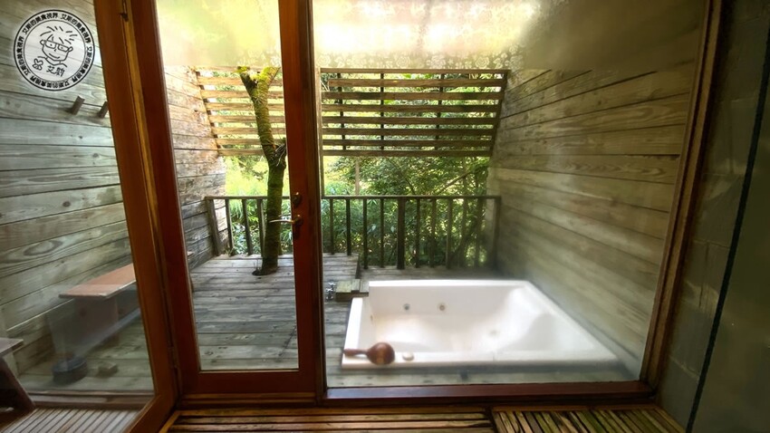 台北市士林區【 陽明山私廚 】探訪陽明山秘境美味私廚,除了美味餐點另外還可以在全台灣檜木湯屋內泡湯放鬆身心.絹絲谷