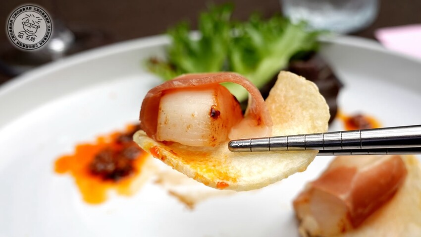 台北市士林區【 陽明山私廚 】探訪陽明山秘境美味私廚,除了美味餐點另外還可以在全台灣檜木湯屋內泡湯放鬆身心.絹絲谷