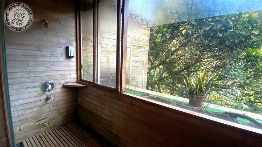 台北市士林區【 陽明山私廚 】探訪陽明山秘境美味私廚,除了美味餐點另外還可以在全台灣檜木湯屋內泡湯放鬆身心.絹絲谷