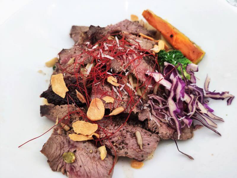 饗樂食光 蒜香白酒嫩牛排直麵