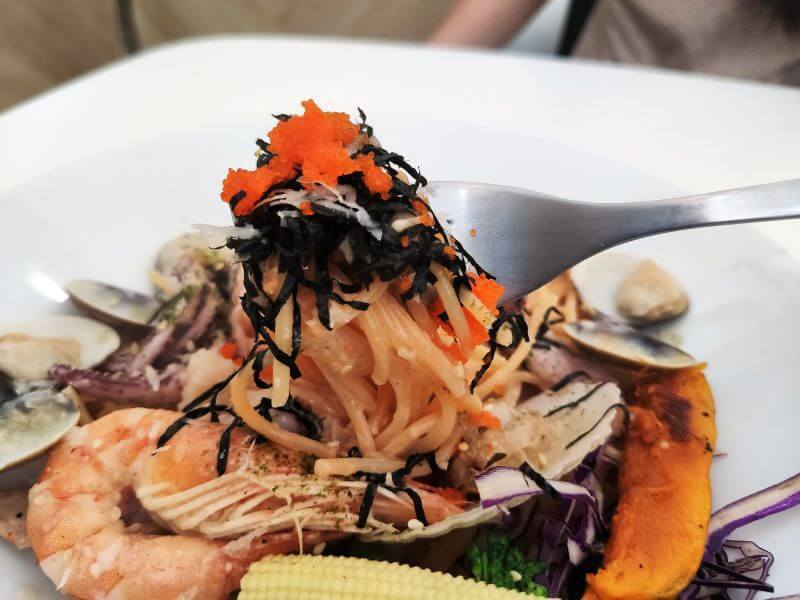 明太子白醬海鮮蛤蜊直麵