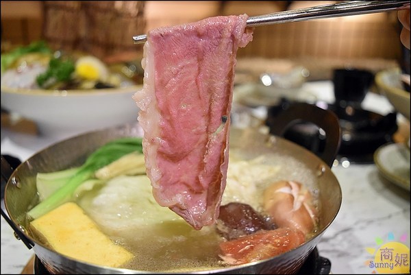 無双精緻鍋物海鮮冷藏肉專賣店:台中高CP值冷藏肉海鮮專賣。無双精緻鍋物。活體松葉蟹/冷藏肉/現撈海鮮/刺身 吃鍋好享受!