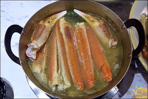 無双精緻鍋物海鮮冷藏肉專賣店:台中高CP值冷藏肉海鮮專賣。無双精緻鍋物。活體松葉蟹/冷藏肉/現撈海鮮/刺身 吃鍋好享受!