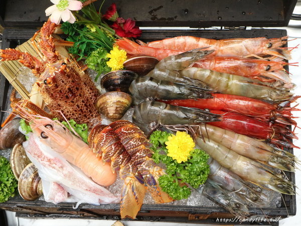 無双精緻鍋物海鮮冷藏肉專賣店:台中美食│無双精緻鍋物 冷藏肉海鮮專門店〃新鮮現撈活體海鮮就是讚!母親節優惠活動,平日享6折優惠~