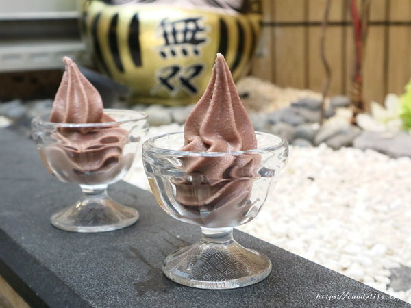 無双精緻鍋物海鮮冷藏肉專賣店:台中美食│無双精緻鍋物 冷藏肉海鮮專門店〃新鮮現撈活體海鮮就是讚!母親節優惠活動,平日享6折優惠~