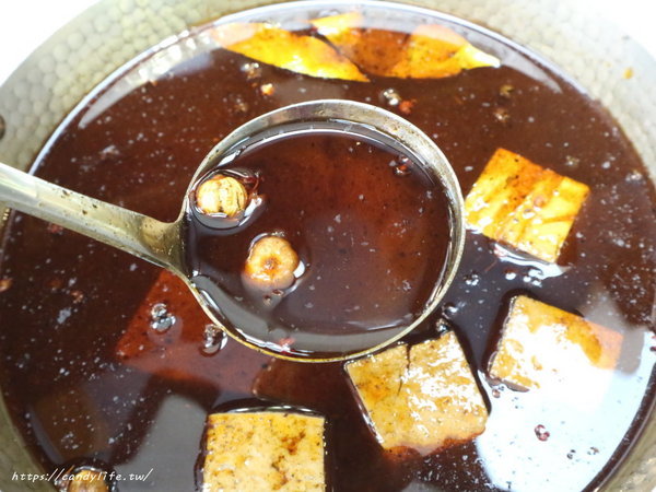 無双精緻鍋物海鮮冷藏肉專賣店:台中美食│無双精緻鍋物 冷藏肉海鮮專門店〃新鮮現撈活體海鮮就是讚!母親節優惠活動,平日享6折優惠~