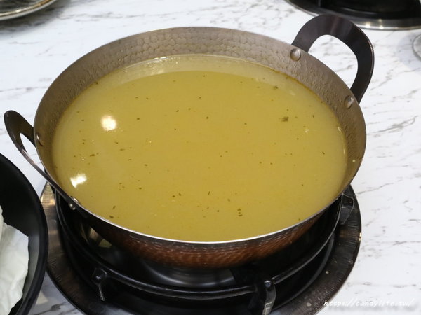 無双精緻鍋物海鮮冷藏肉專賣店:台中美食│無双精緻鍋物 冷藏肉海鮮專門店〃新鮮現撈活體海鮮就是讚!母親節優惠活動,平日享6折優惠~