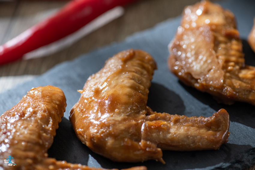 當日滷好的雞腳凍都在當日賣完，不事先預約，你只能眼巴巴看著別人吃喔