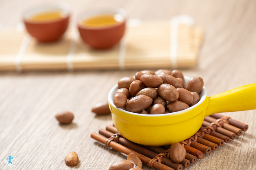 當日滷好的雞腳凍都在當日賣完，不事先預約，你只能眼巴巴看著別人吃喔