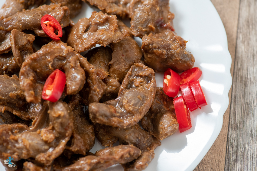 當日滷好的雞腳凍都在當日賣完，不事先預約，你只能眼巴巴看著別人吃喔