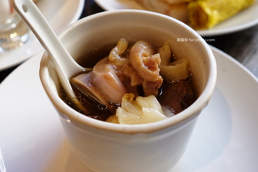 食尚玩家評為「桃園最狂港點吃到飽」，上百種食材任你挑，飽到胃袋整個快要炸出來！ @蹦啾♥謝蘿莉 La vie heureuse