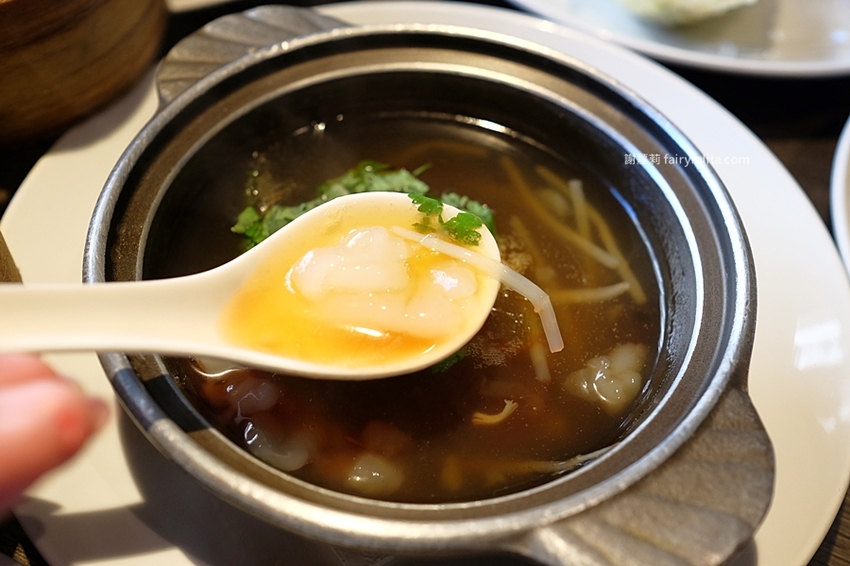 食尚玩家評為「桃園最狂港點吃到飽」，上百種食材任你挑，飽到胃袋整個快要炸出來！ @蹦啾♥謝蘿莉 La vie heureuse