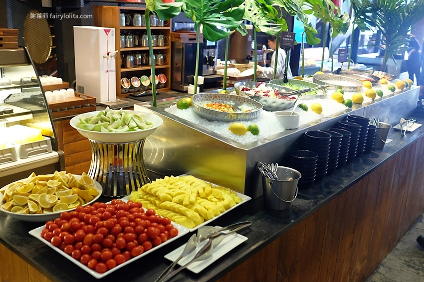 食尚玩家評為「桃園最狂港點吃到飽」，上百種食材任你挑，飽到胃袋整個快要炸出來！ @蹦啾♥謝蘿莉 La vie heureuse