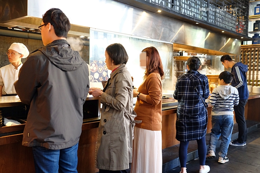 食尚玩家評為「桃園最狂港點吃到飽」，上百種食材任你挑，飽到胃袋整個快要炸出來！ @蹦啾♥謝蘿莉 La vie heureuse
