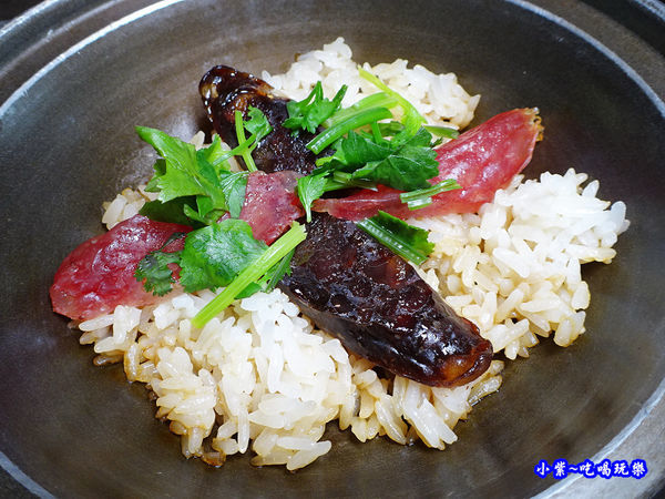 臘味煲仔飯-廚窗港點飲茶百匯-桃園 (2).jpg