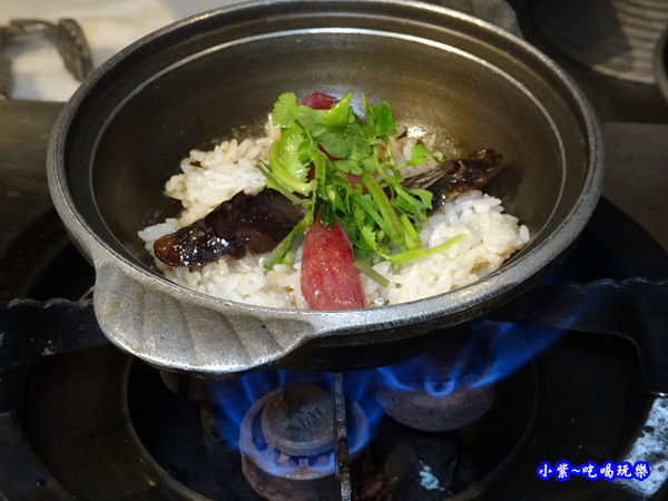 臘味煲仔飯-廚窗港點飲茶百匯-桃園 (1).jpg