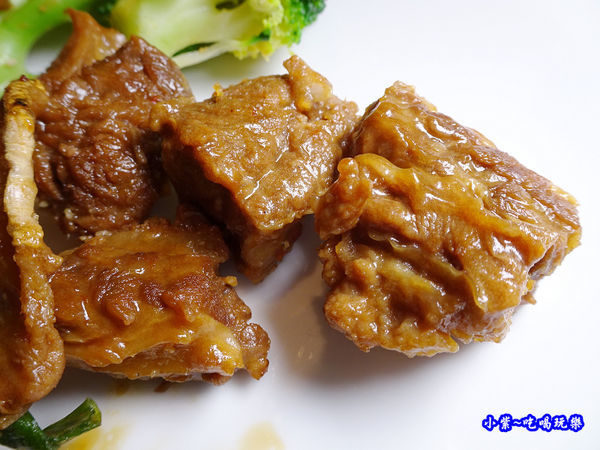 薑蔥牛腩煲-廚窗港點飲茶百匯-桃園 (2).jpg