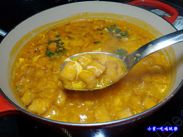 蟹黃豆腐煲-廚窗港點飲茶百匯-桃園.jpg