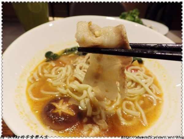 <信義安和站>蔬菜無農藥/無蟲、無塵、低硝酸鹽/美蔬菜輕食/養生蔬食料理/台北精緻蔬/輕食料理菜單/簡單健康蔬食/時尚輕食/智慧農場、水耕蔬菜、無毒蔬菜/輕食沙拉～吃的健康安心