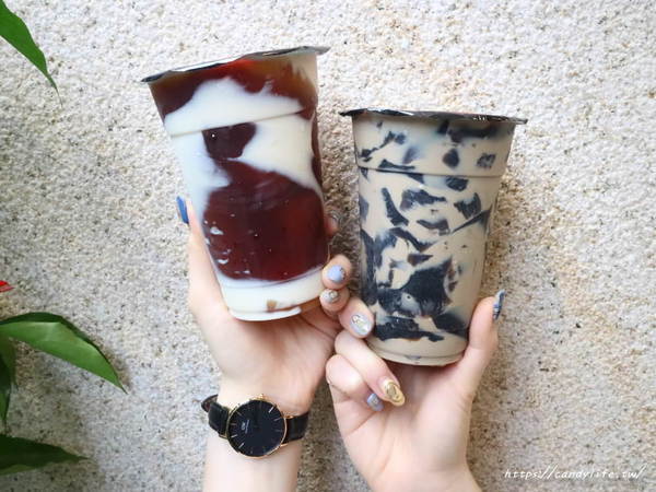 買Bar 現泡茶飲:台中美食│買Bar 現泡茶飲〃紅遍大江南北的紅不讓寒天奶凍,在台中也喝到!給料毫不手軟,近中國醫、中友百貨、一中商圈皆可外送~