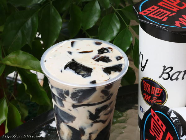 買Bar 現泡茶飲:台中美食│買Bar 現泡茶飲〃紅遍大江南北的紅不讓寒天奶凍,在台中也喝到!給料毫不手軟,近中國醫、中友百貨、一中商圈皆可外送~