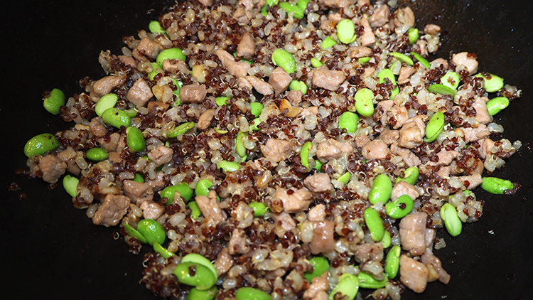 GOGO QUINOA有機紅藜麥 GOGO QUINOA,有機紅藜麥,有機米藜麥Q穀片,我不是他媽媽,免烹煮,氨基酸,momo購物網,東森購物,momo購物,momo,藜麥奶