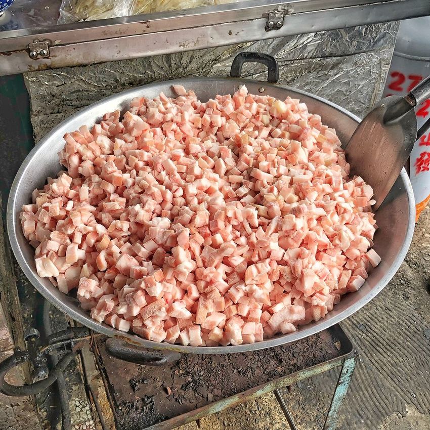 台南大灣早餐【烘爐肉燥飯】傳統西瓜綿虱目魚湯搭配古早味肉燥飯早餐吃這間就對了！ | 小白只饗ㄔ美食