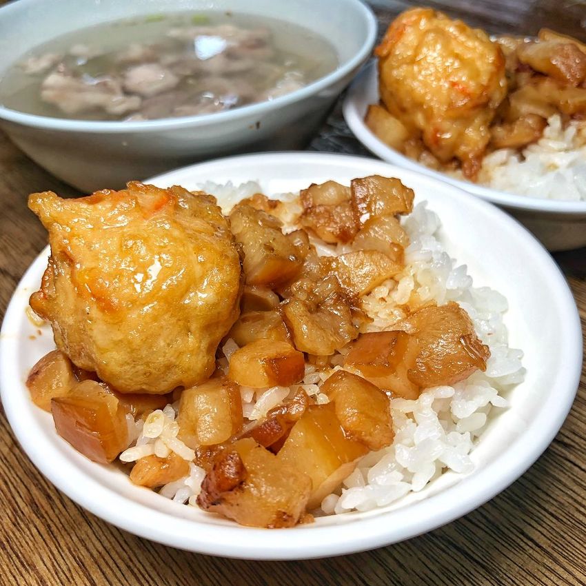 台南大灣早餐【烘爐肉燥飯】傳統西瓜綿虱目魚湯搭配古早味肉燥飯早餐吃這間就對了！ | 小白只饗ㄔ美食