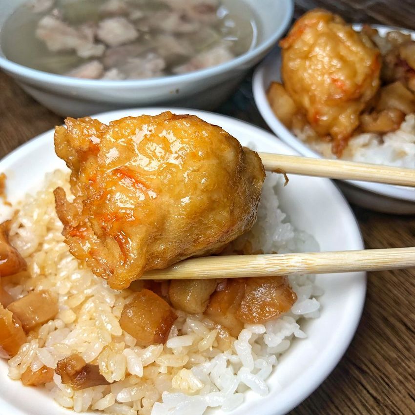 台南大灣早餐【烘爐肉燥飯】傳統西瓜綿虱目魚湯搭配古早味肉燥飯早餐吃這間就對了！ | 小白只饗ㄔ美食