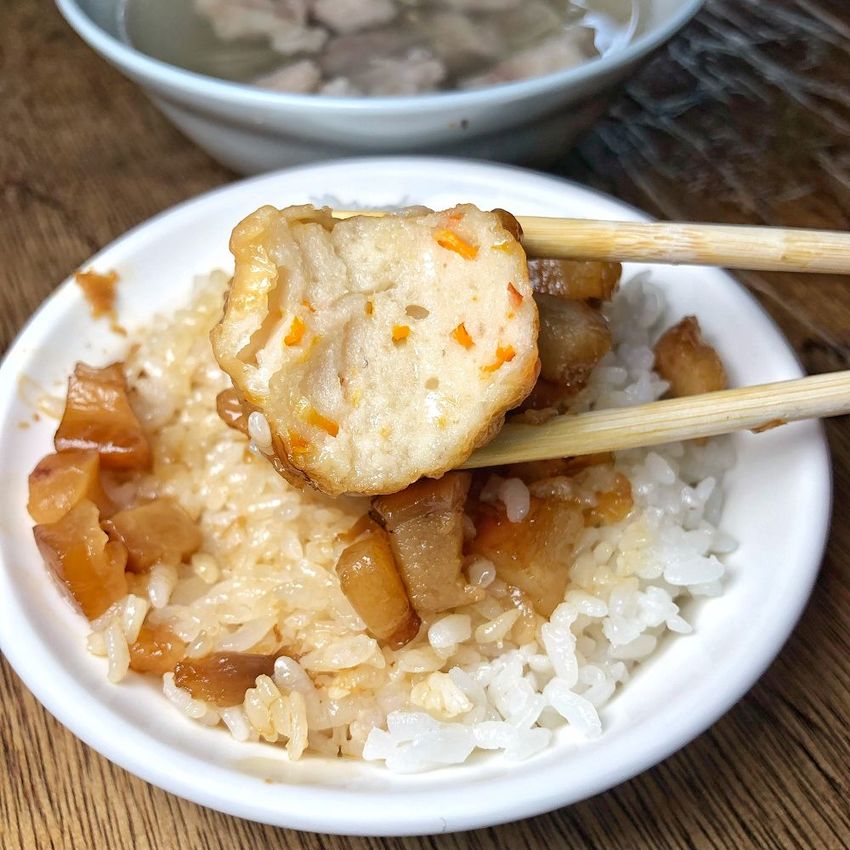 台南大灣早餐【烘爐肉燥飯】傳統西瓜綿虱目魚湯搭配古早味肉燥飯早餐吃這間就對了！ | 小白只饗ㄔ美食