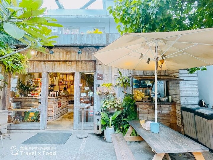 隱身在市場裡的平價泰式料理,每個角落都能拍出南洋風網美照,sà-wàt-dee~阿含Thai @魚兒 x 牽手明太子的「視」界旅行