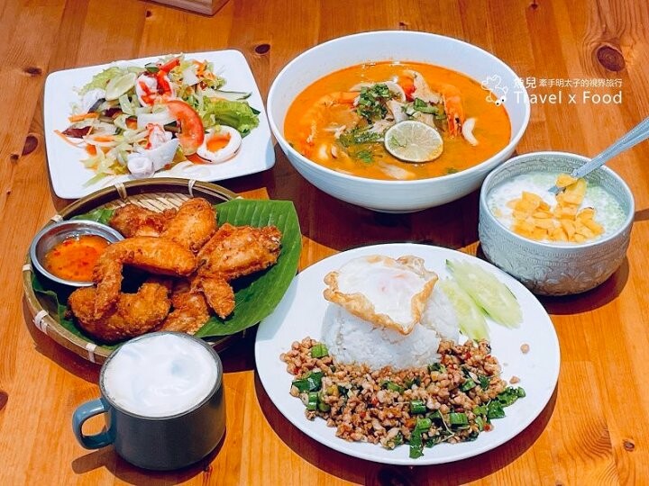 隱身在市場裡的平價泰式料理,每個角落都能拍出南洋風網美照,sà-wàt-dee~阿含Thai @魚兒 x 牽手明太子的「視」界旅行
