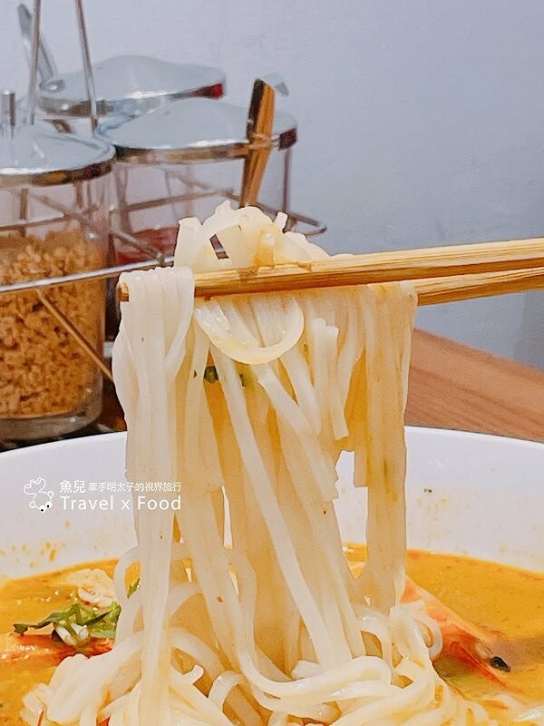 隱身在市場裡的平價泰式料理,每個角落都能拍出南洋風網美照,sà-wàt-dee~阿含Thai @魚兒 x 牽手明太子的「視」界旅行