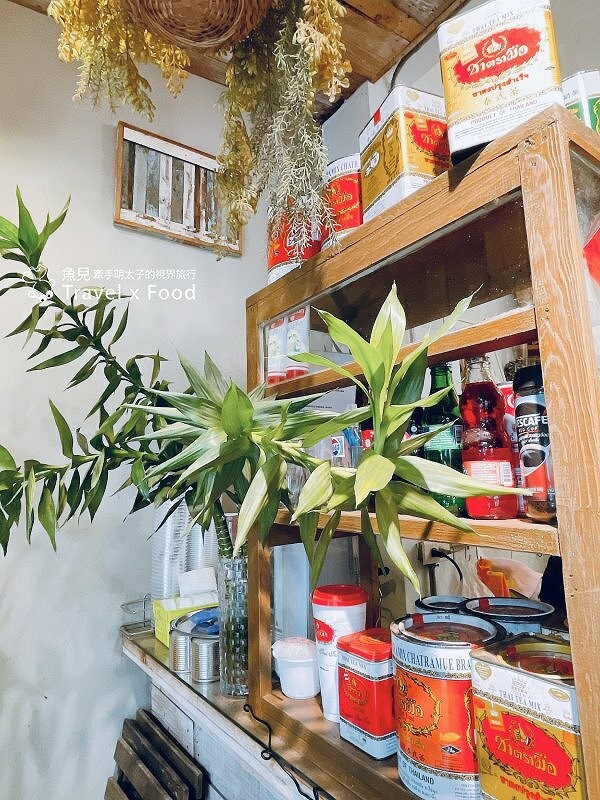 隱身在市場裡的平價泰式料理,每個角落都能拍出南洋風網美照,sà-wàt-dee~阿含Thai @魚兒 x 牽手明太子的「視」界旅行