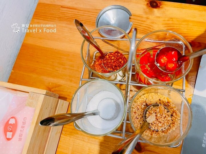 隱身在市場裡的平價泰式料理,每個角落都能拍出南洋風網美照,sà-wàt-dee~阿含Thai @魚兒 x 牽手明太子的「視」界旅行